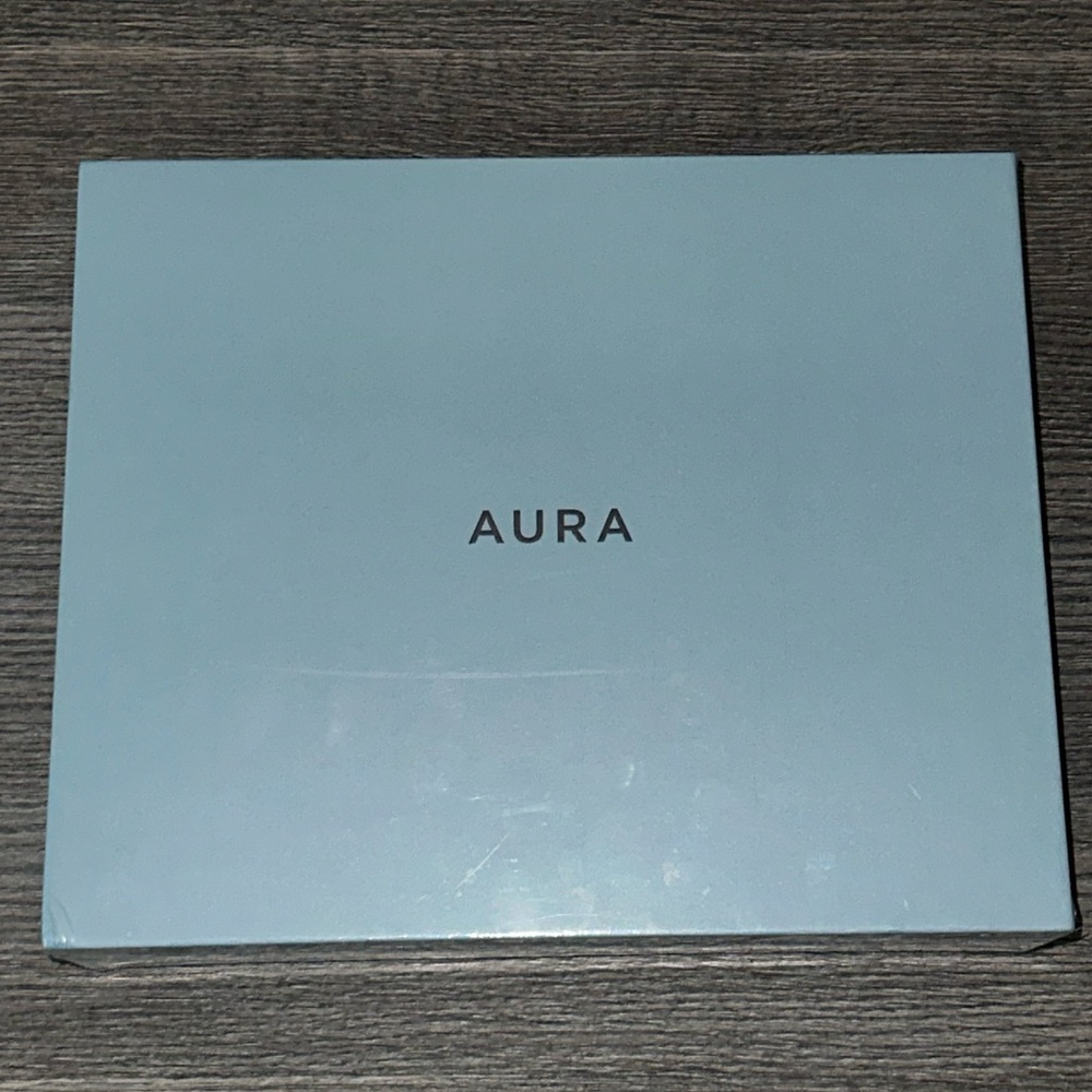 Aura home carver 10” digital wifi frame.